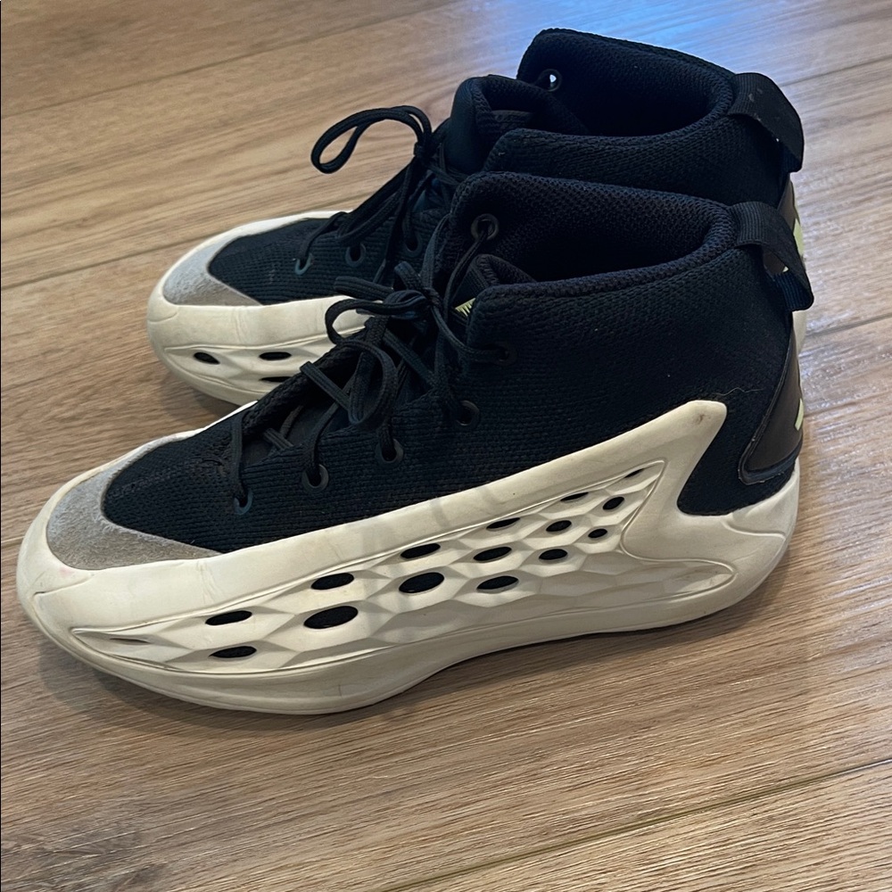 Black and White Athletic Sneakers - Picture 3 of 6